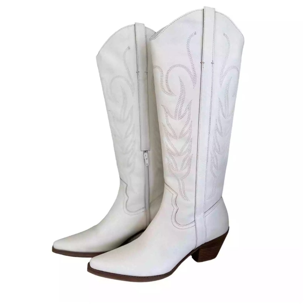 Agency Boot, Size 10, Genuine Leather, Designer Matisse White 2" Heel - Picture 2 of 13
